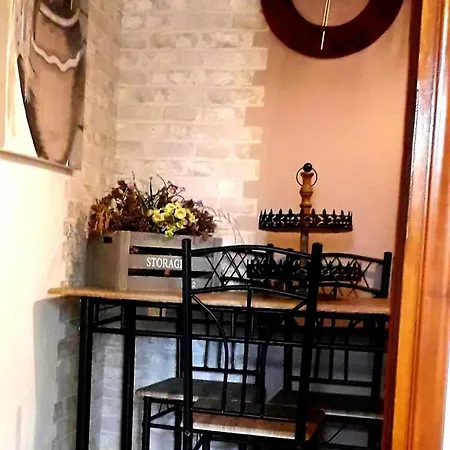 Maury Down Town * Naxos City