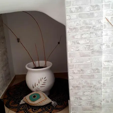 Maury Down Town Naxos City