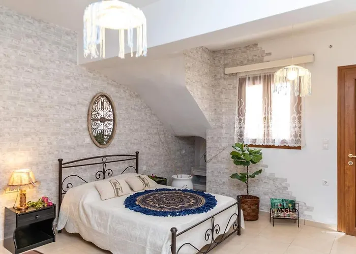 Maury Down Town * Naxos City