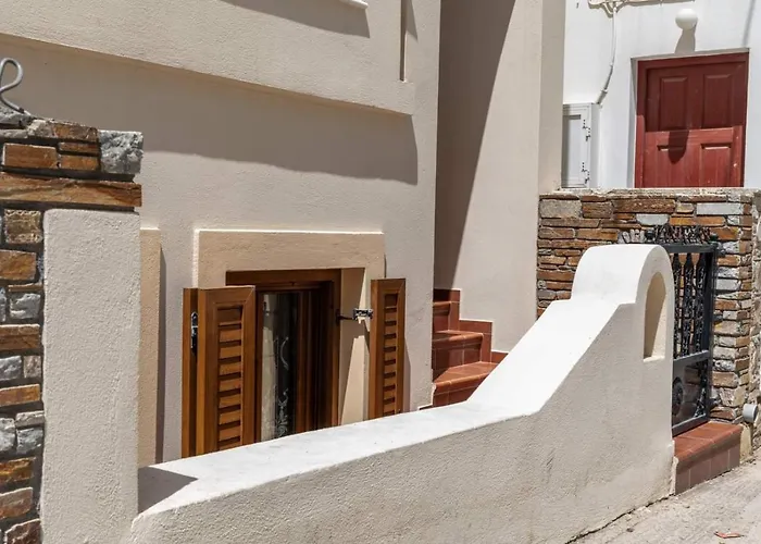 Maury Down Town * Naxos City